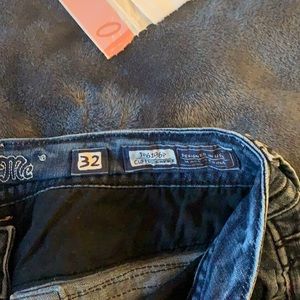 Miss me capris! Very good condition.